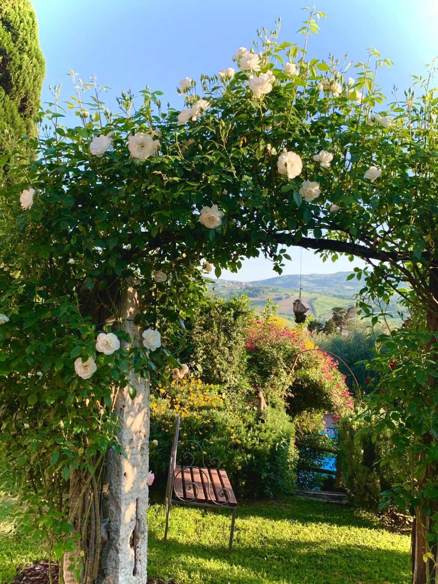 Il Broglino Villa Todi Eksteriør billede